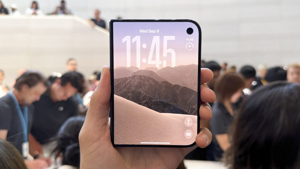 iphone duo credit henry t casey cnnu review 03